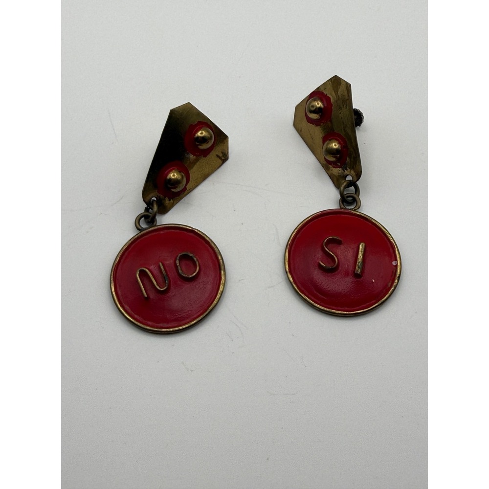 Vintage 1940s Betancourt Mexico Red Enamel SI NO Novelty Screw Back Earrings